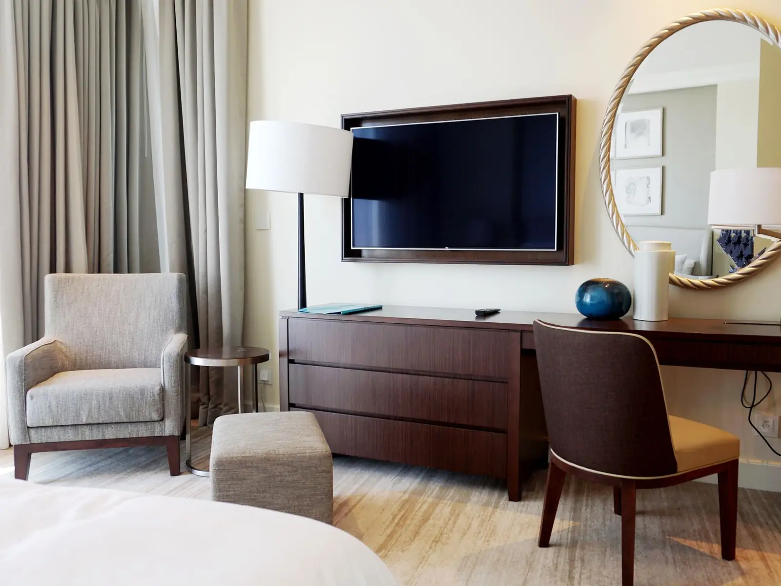 Strait-View Terrace Suite